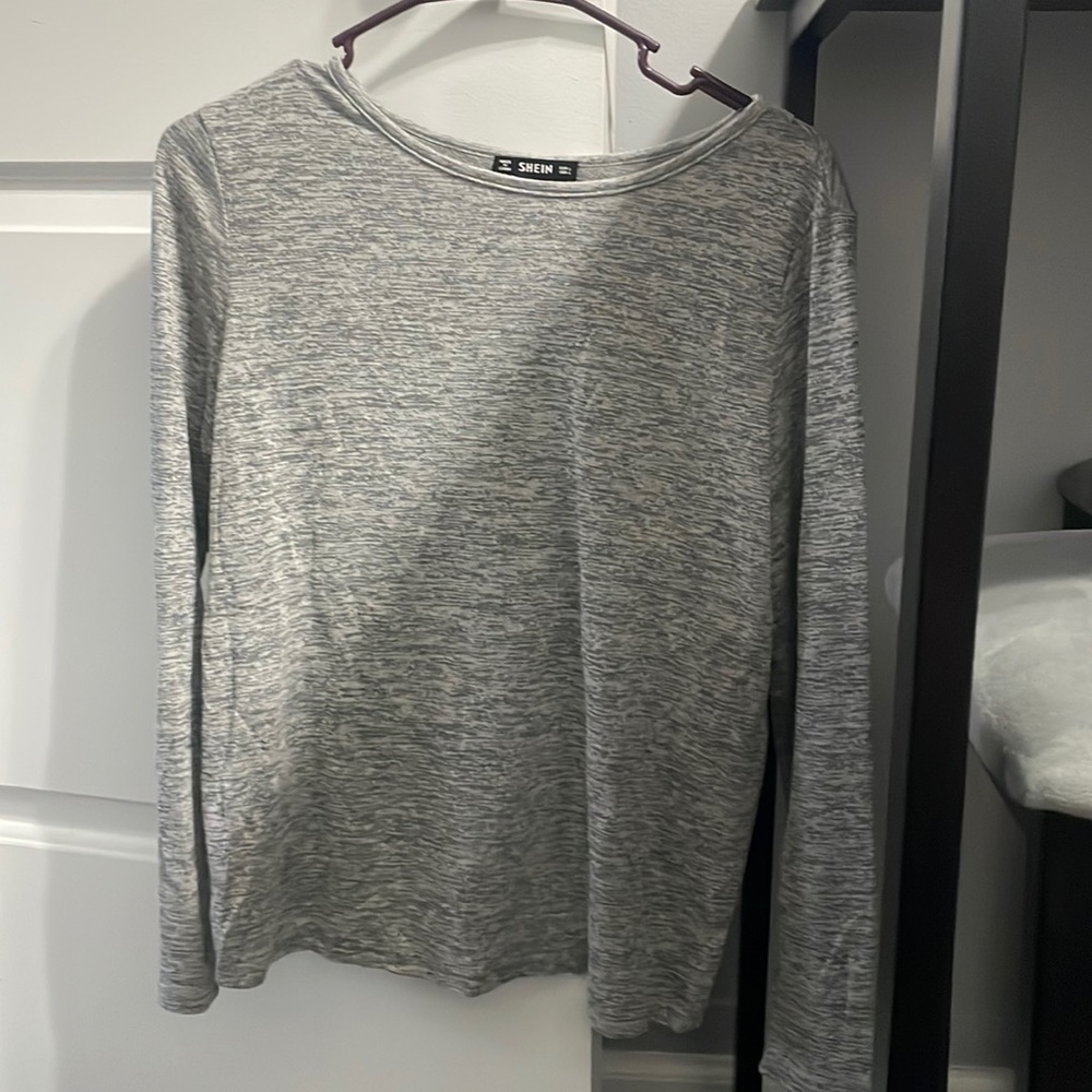 Grey long sleeve tee with split in the back